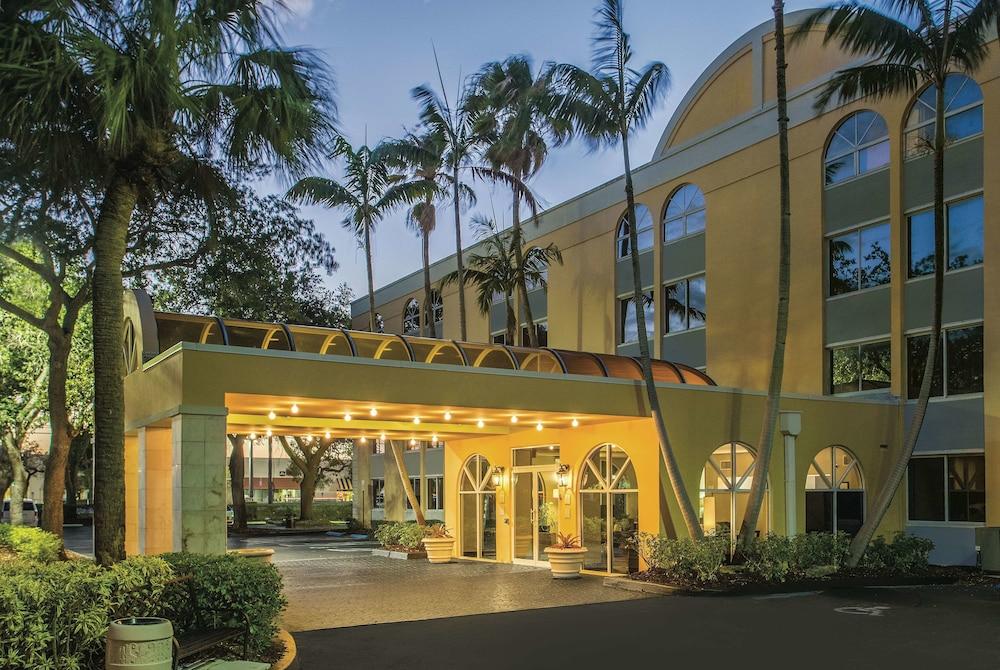 La Quinta By Wyndham Fort Lauderdale Tamarac Exterior photo