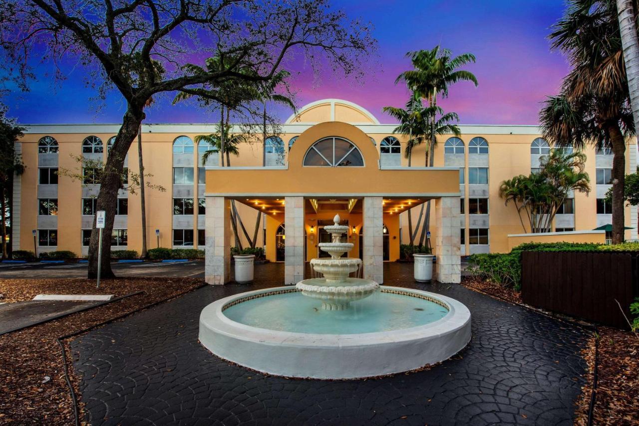 La Quinta By Wyndham Fort Lauderdale Tamarac Exterior photo