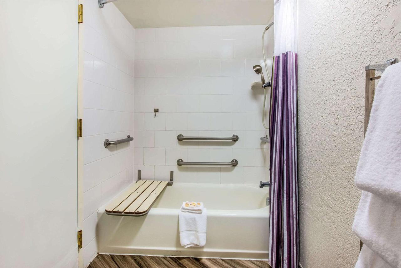 La Quinta By Wyndham Fort Lauderdale Tamarac Exterior photo