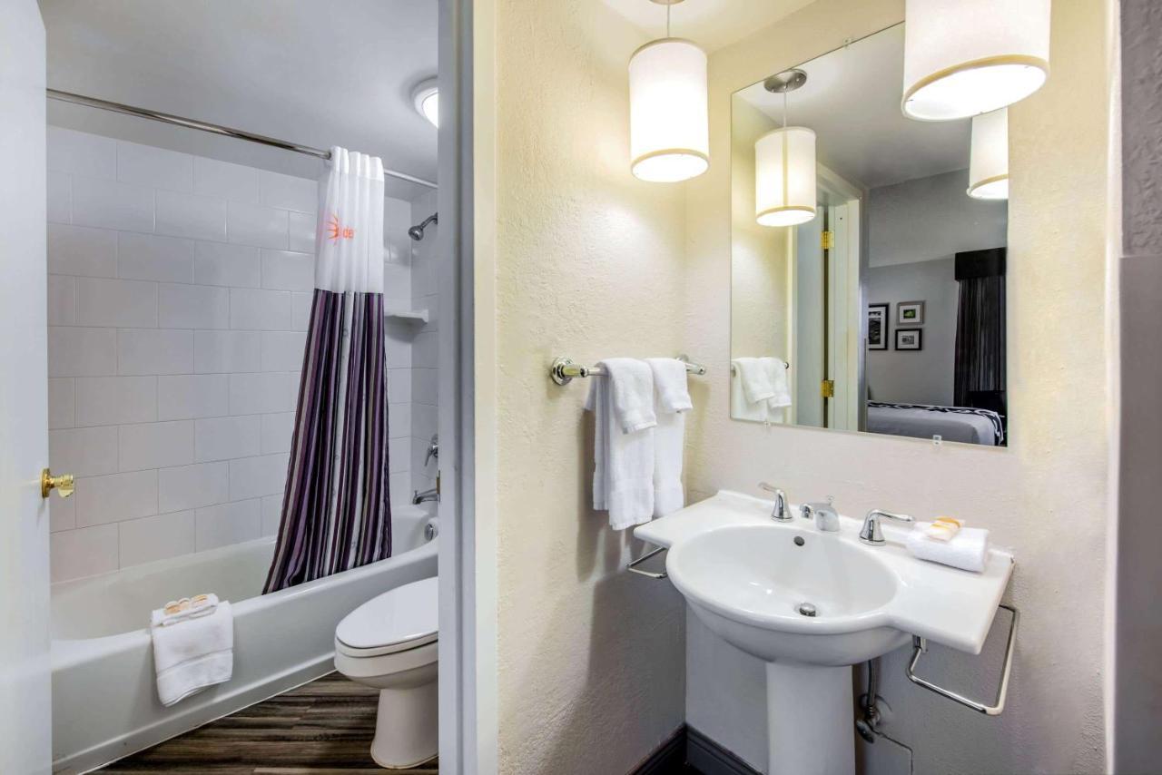 La Quinta By Wyndham Fort Lauderdale Tamarac Exterior photo
