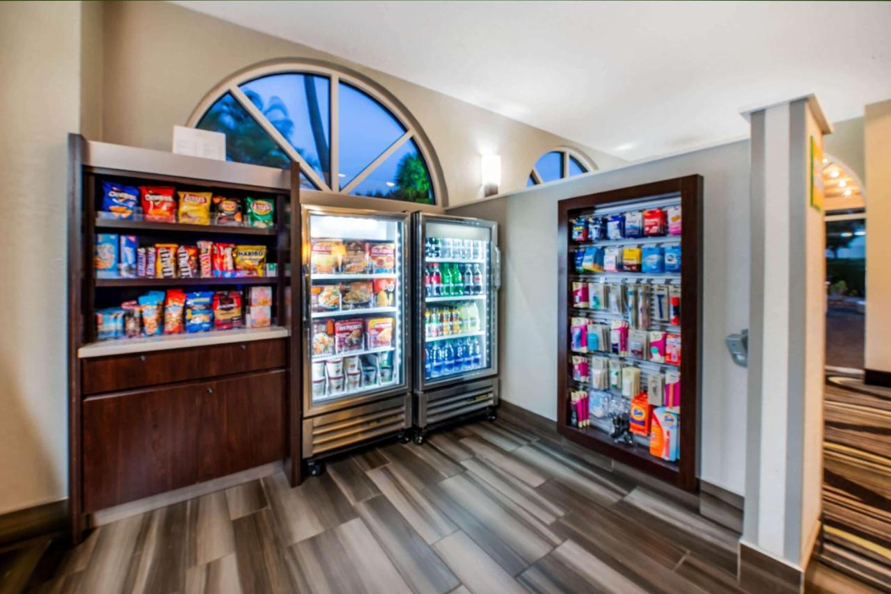 La Quinta By Wyndham Fort Lauderdale Tamarac Exterior photo